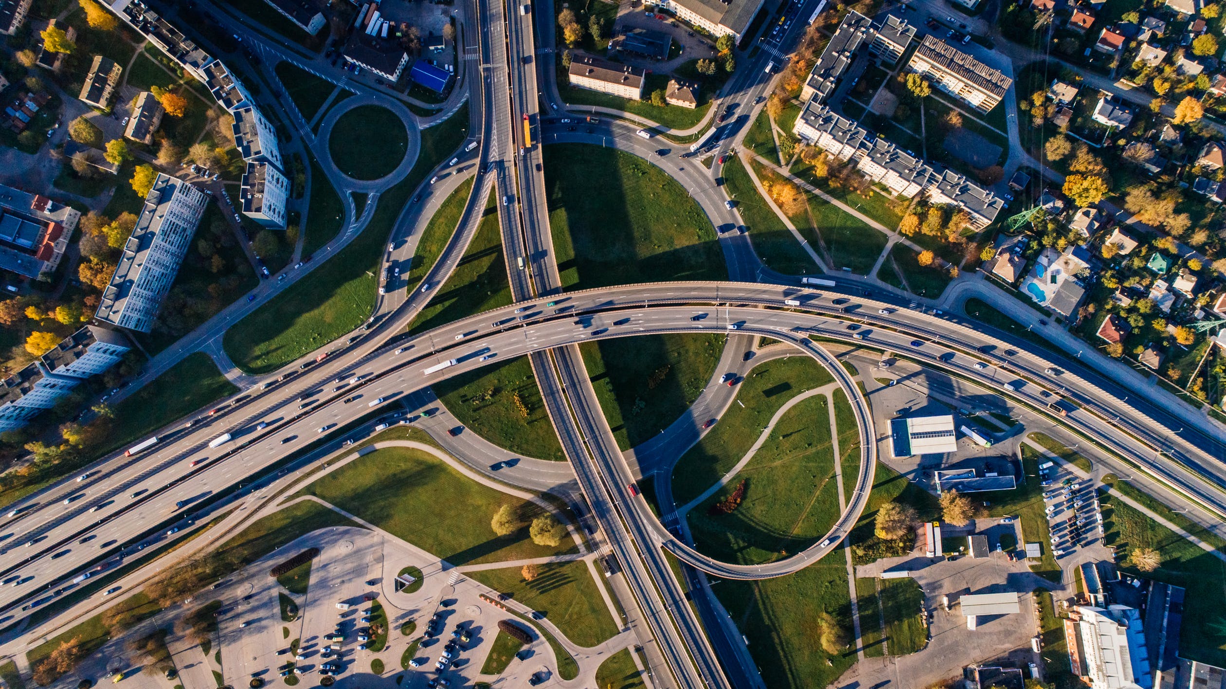 Internationaal ondernemen: transport uitbesteden of zelf doen